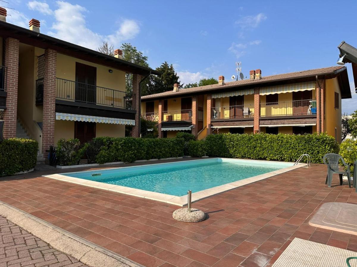 Pool - Marge Apartment - By Host4U Padenghe sul Garda Exterior photo